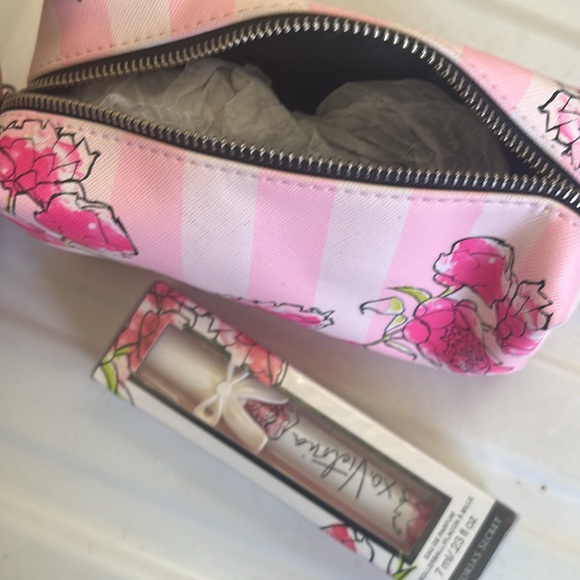 Victoria Secret XO Roller Ball and Cosmetic Bag Bundle - NWTags - Picture 4 of 10